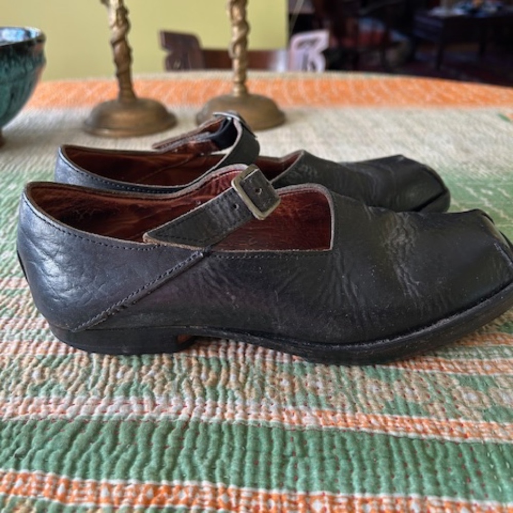 Cydwoq black Mary Janes - size 8
